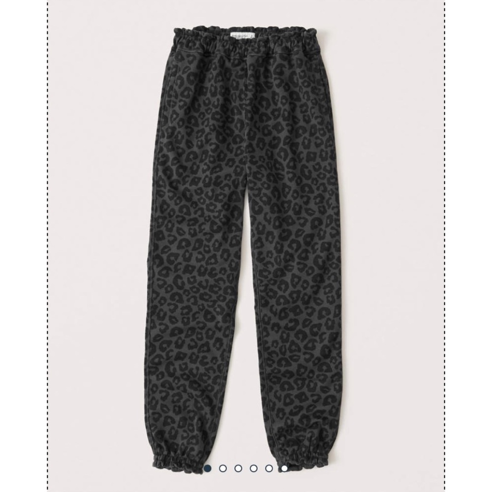 A&F Classic Sweatpants- Leopard